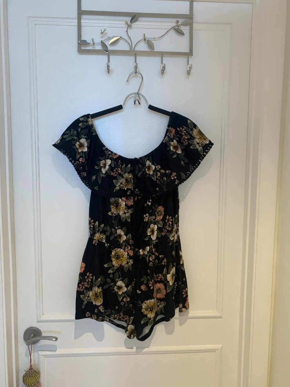 Derek Heart Black Floral One Piece Romper Shorts Size L-Gently Used